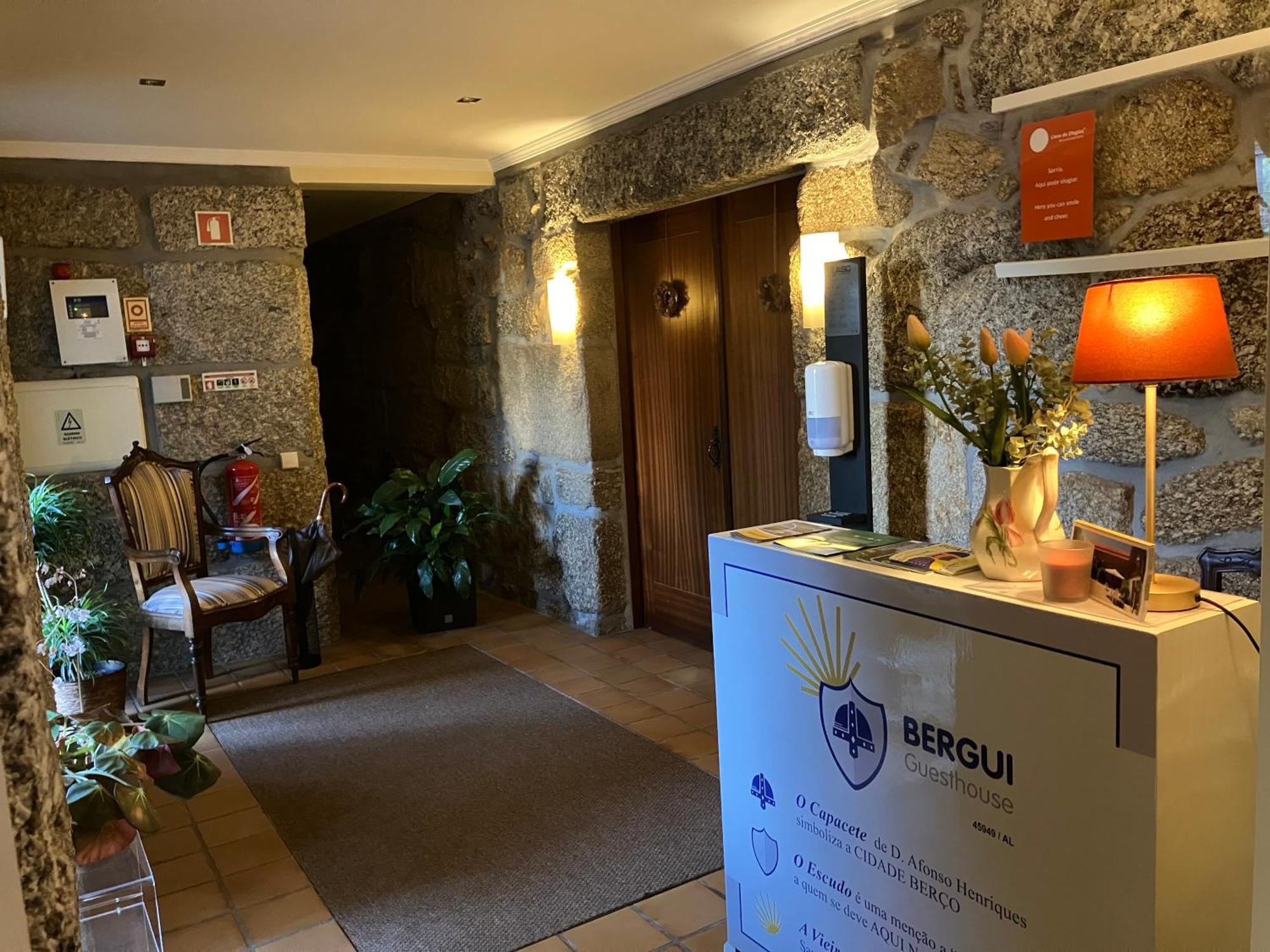Bergui Guesthouse - Em Guimaraes Desde 2017 Extérieur photo