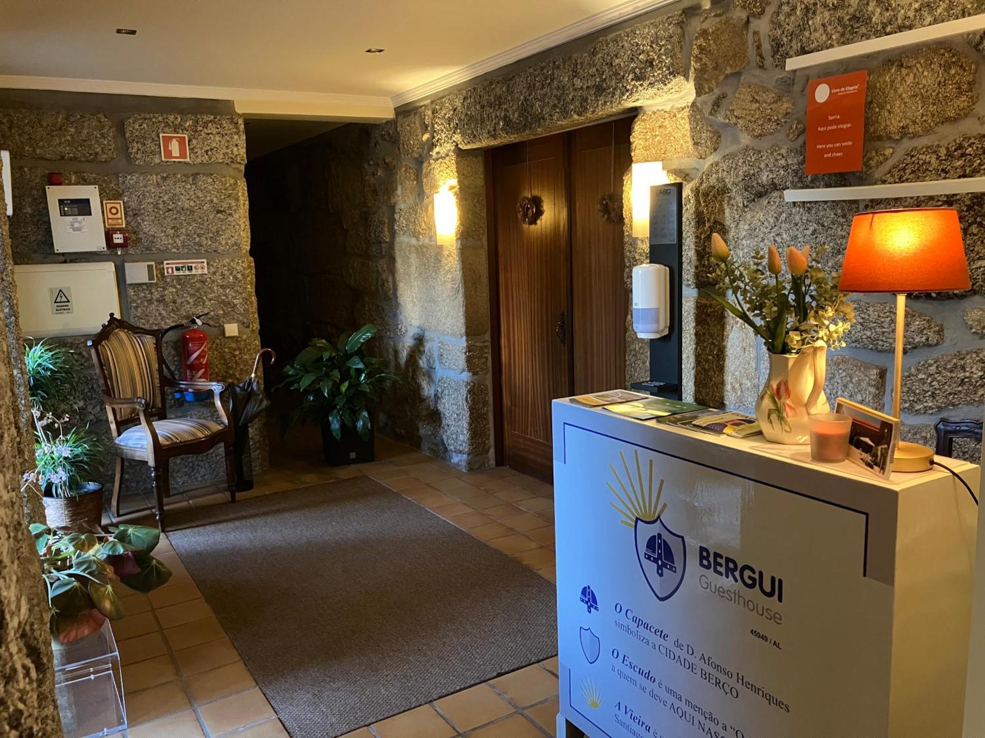 Bergui Guesthouse - Em Guimaraes Desde 2017 Extérieur photo